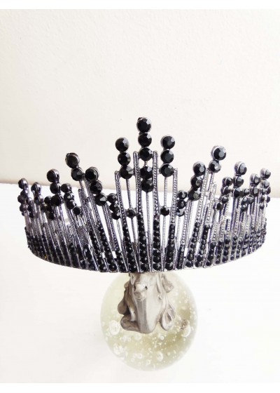 Корона за абитуриентски бал с черни кристали - Black Goddess